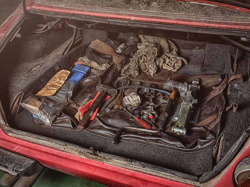 Illustration for article titled Ferrari Daytona Expected To Sell For $2 Million Just Needs A Little Elbow Grease